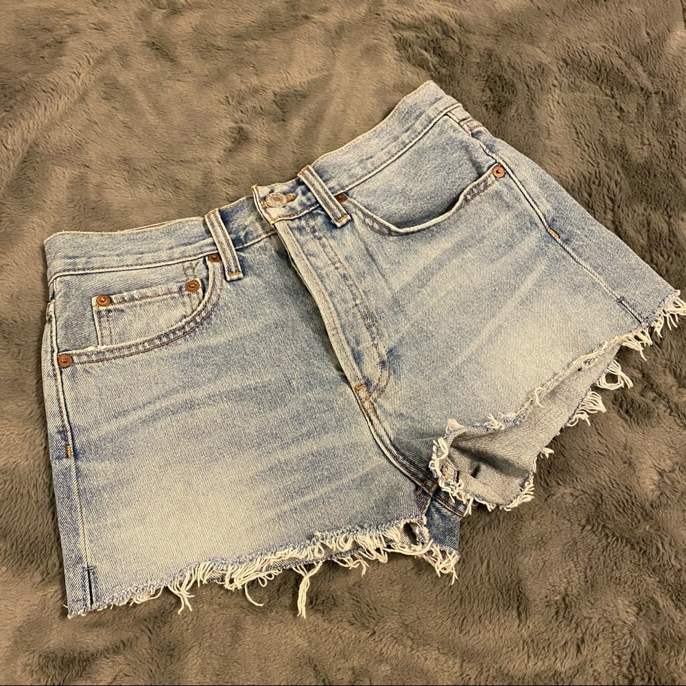 Re/Done the shorts in Dirty Destroy Button Fly - Picture 3 of 14